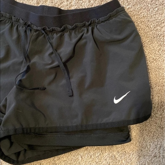 Sold Nike running shorts - Picture 2 of 5
